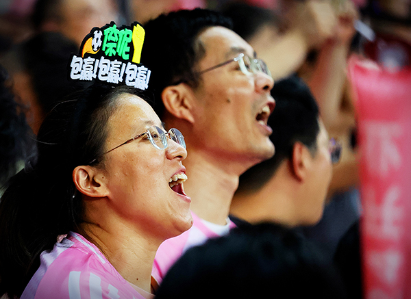《球迷心声》蔡亚华 摄.jpg